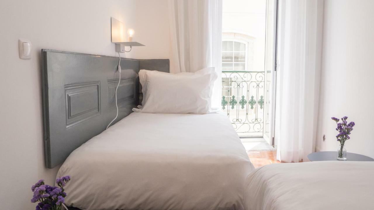 Boutique Chiado Duplex Apartment Lisbon Luaran gambar